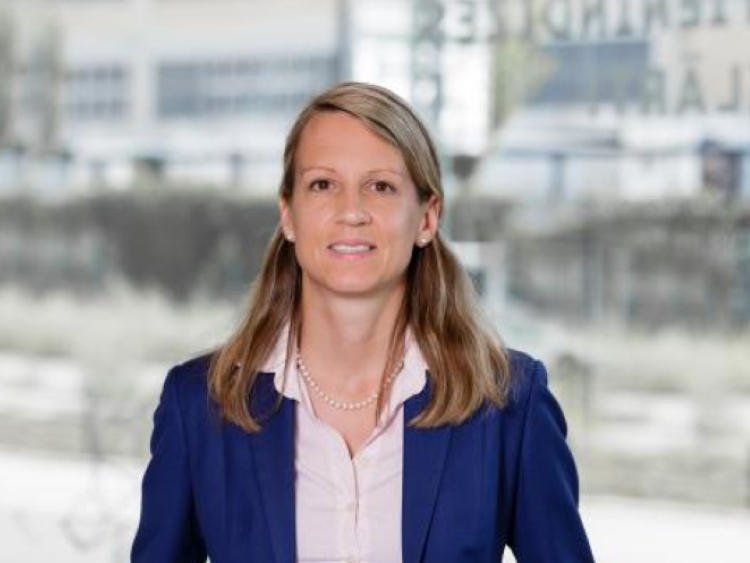 Reischuk Danielle Six Stock Exchange