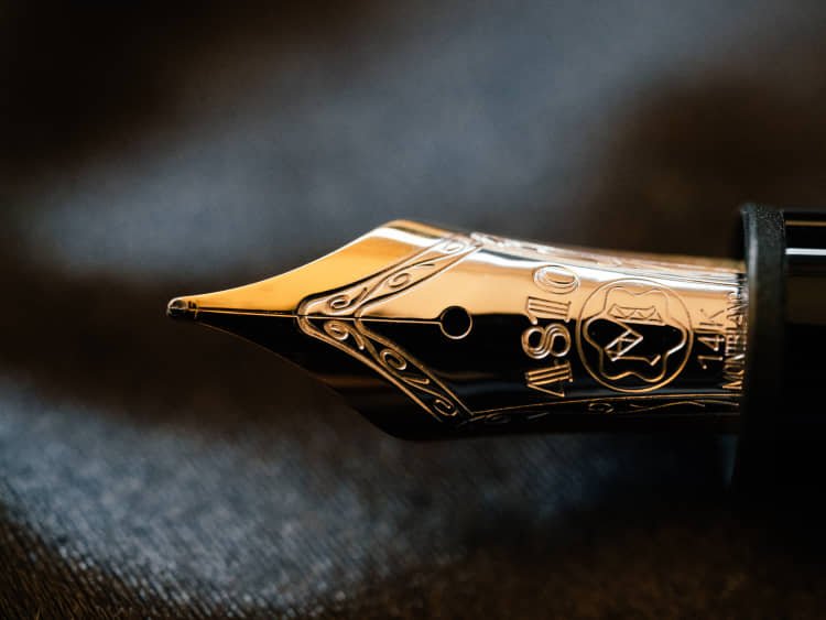 rose-miller-CC_kzFrwqiA-unsplash-Goldman Sachs ETF UBS ETF